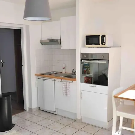 شقة Confortable A 300m De La *